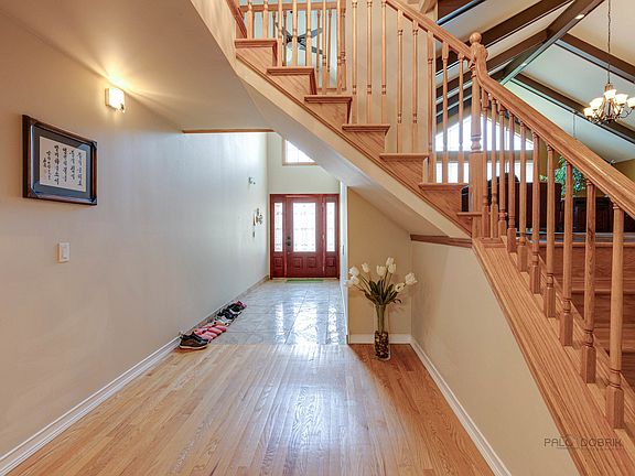 3rd image of 2708 Briarwood Dr W