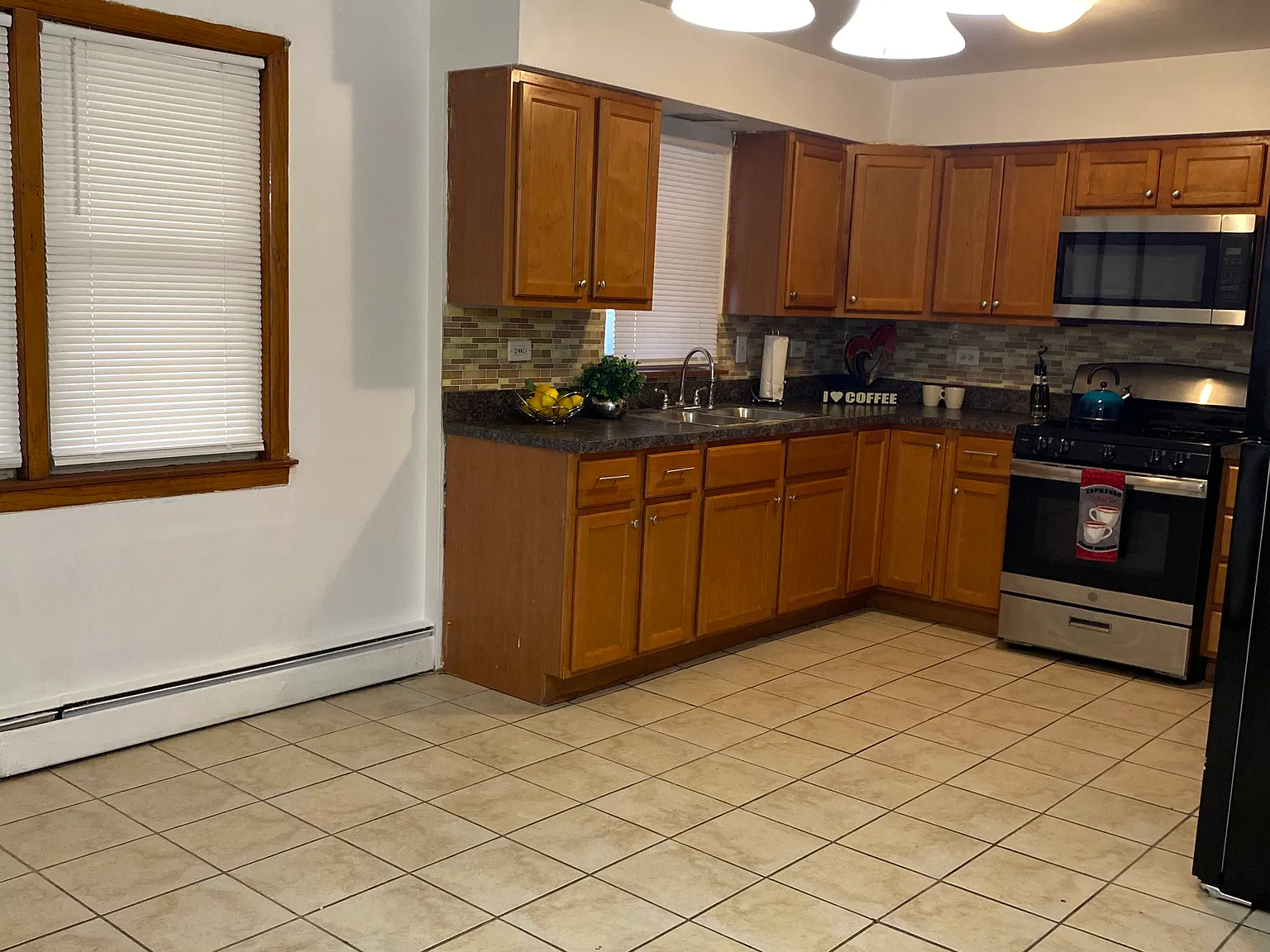 3 bed, 1100 sqft, $1,500 — Photo 3