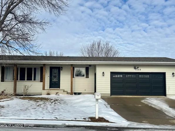 1248 12th St W, Dickinson, ND 58601