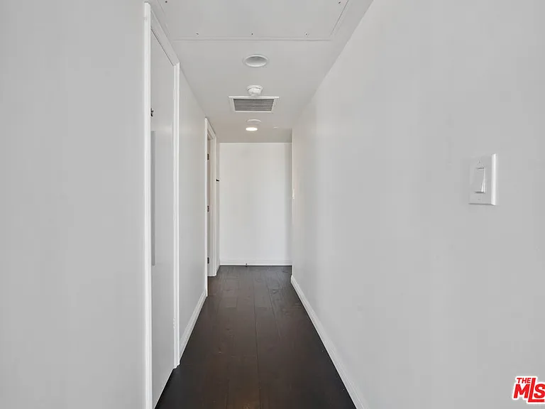 800 W 1st St #1409 — Photo 23