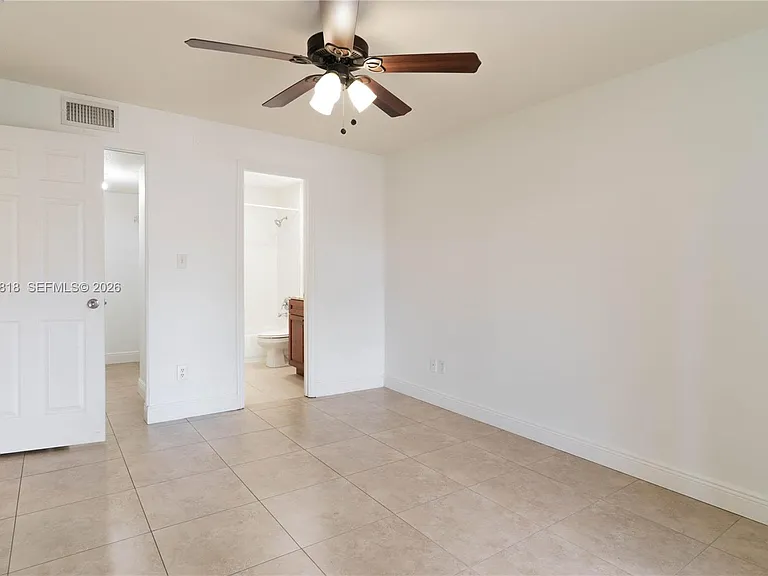 875 Riverside Dr #715 — Photo 16