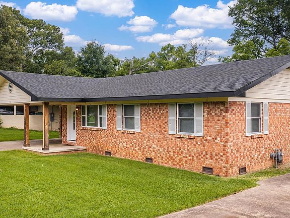 2nd image of 320 Indianhead Dr