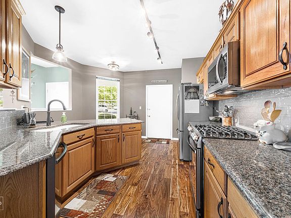 5th image of 2960 Waters Edge Cir #2960