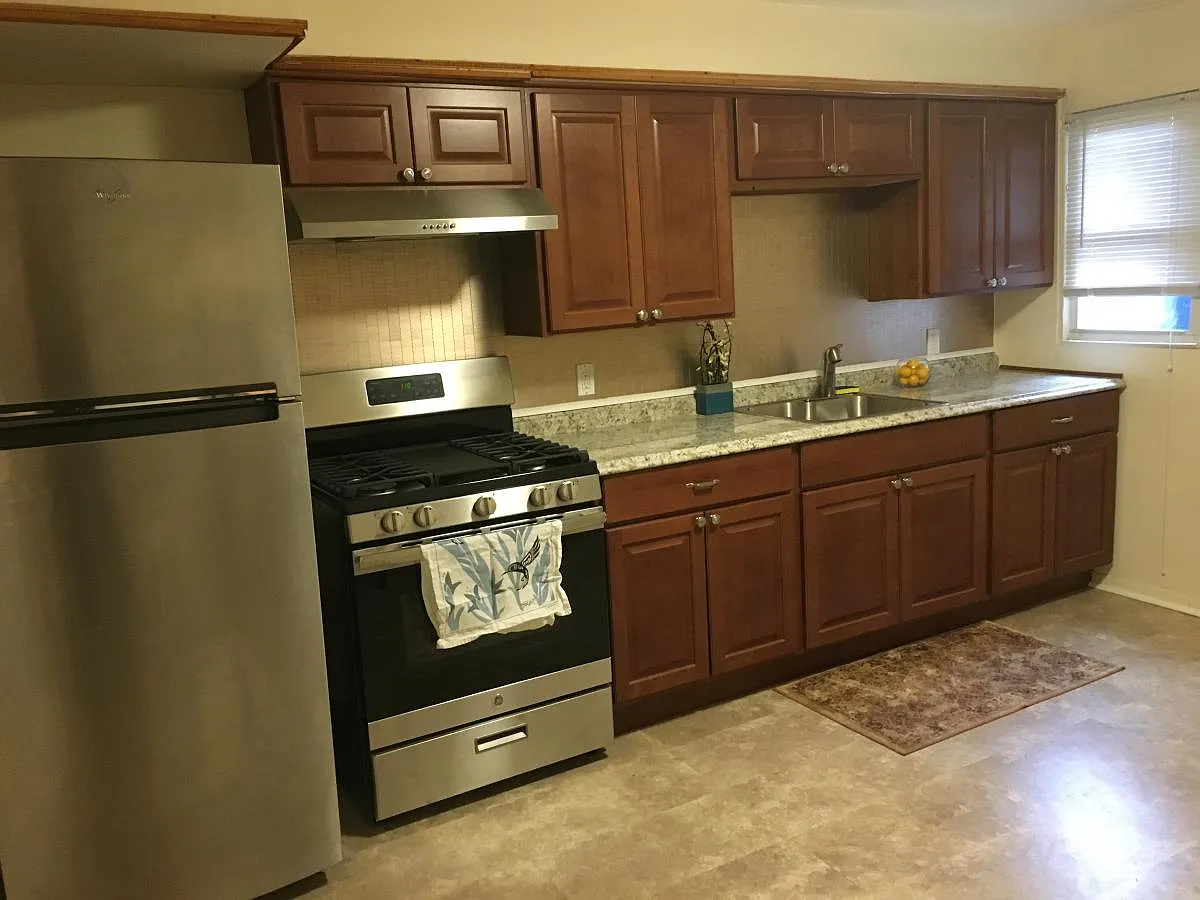 115 Butler St photo 1