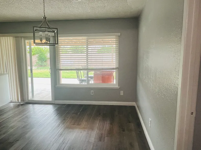 717 N Chestnut Ave — Photo 7