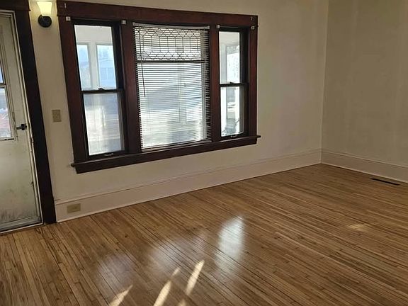 2nd image of 4248 Chicago Ave #1