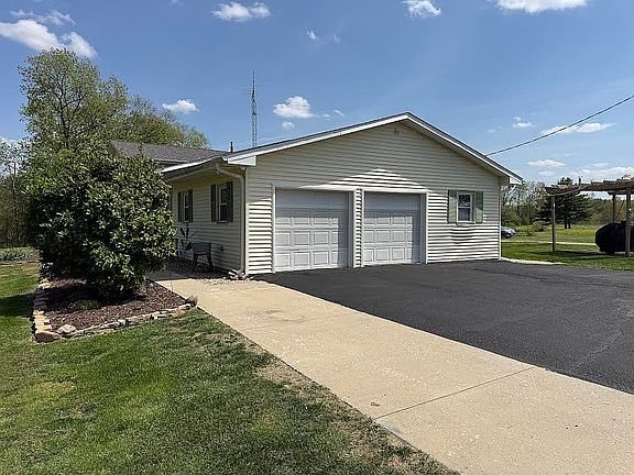 4th image of 1710 Paradise Rd