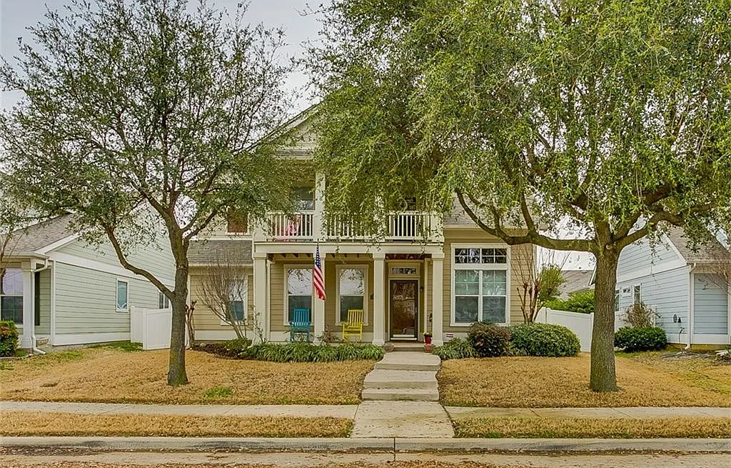 4 bed, 2.5 bath, 2288 sqft, $2,400 — Photo 1