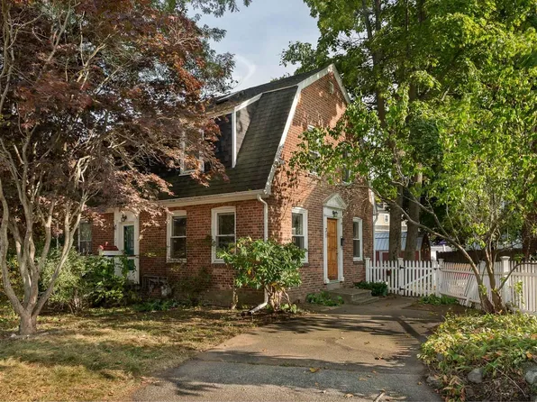 31 Saratoga Way, Portsmouth, NH 03801