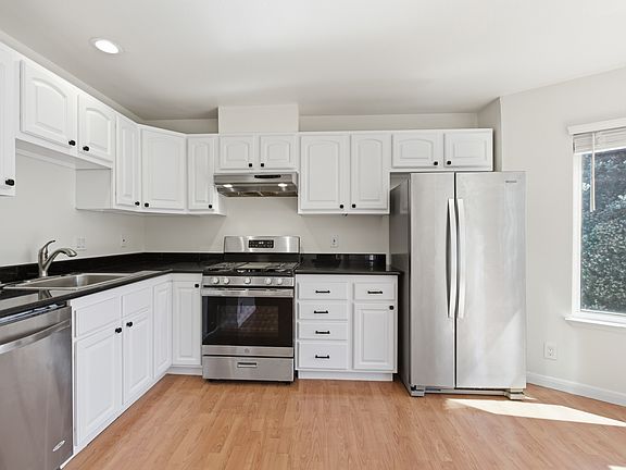3rd image of 2032 McAllister St #3