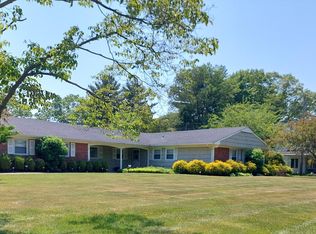 4 Bowen Pl, Stony Brook, NY