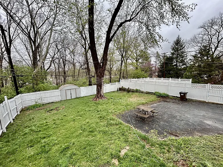 7105 Circleview Dr — Photo 17