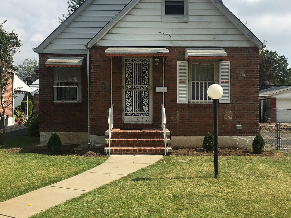1st image of 11939 227th St