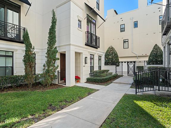 4th image of 658 Mariposa St