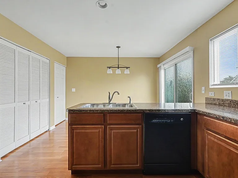 24617 Patriot Square Dr S — Photo 4