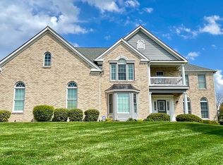 6040 Waterside Dr, Columbus, IN 47201