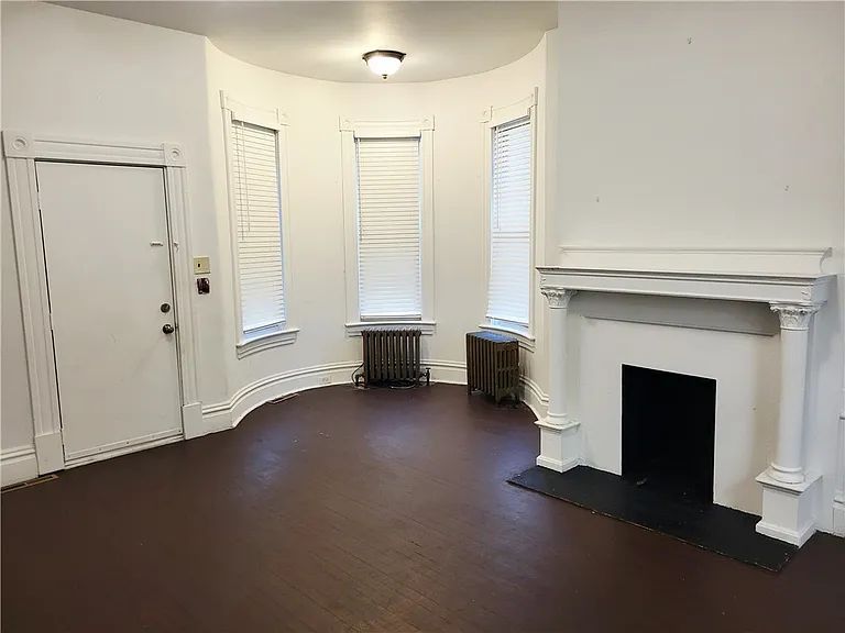 438 S Maple Ave — Photo 7