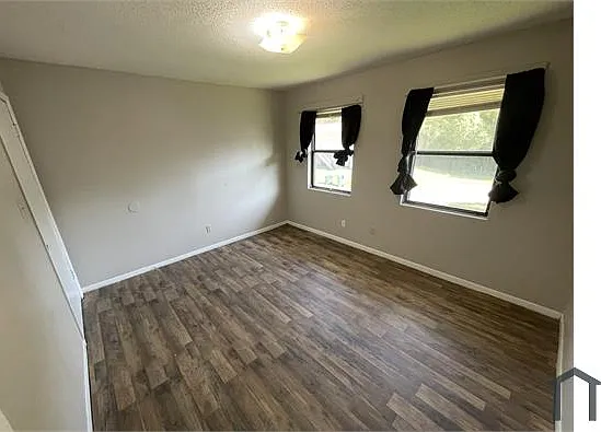 2 bed, $900 — Photo 2