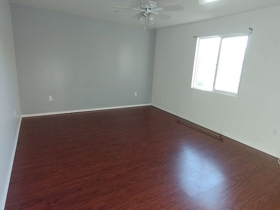 3rd image of 3077 Valle Ave #1
