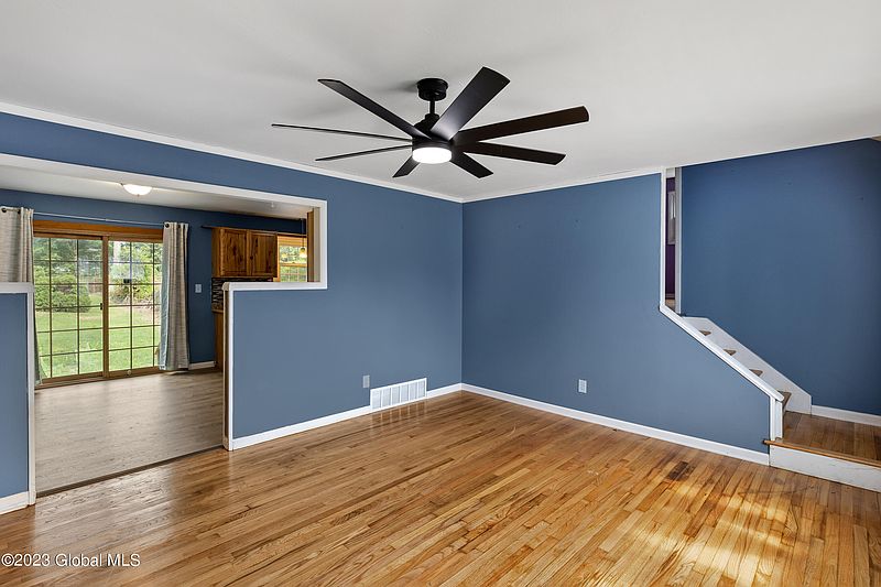 2nd image of 225 Mercer Avenue