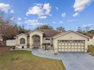 5136 Summer Hill Dr, Zephyrhills, FL 33542