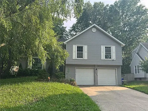 1935 E Sheridan Bridge Ln, Olathe, KS 66062