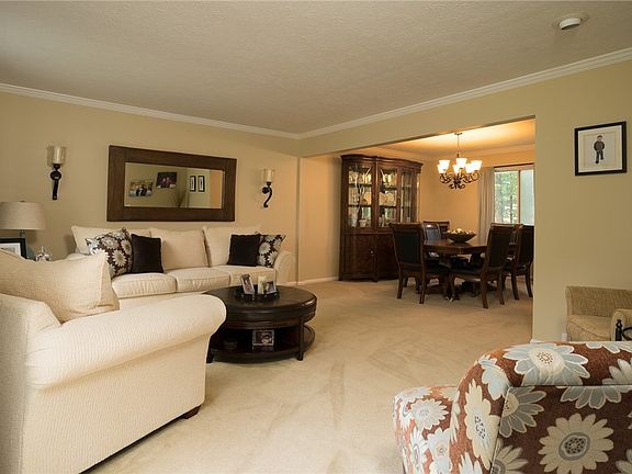 3rd image of 20722 Parkwood Ln
