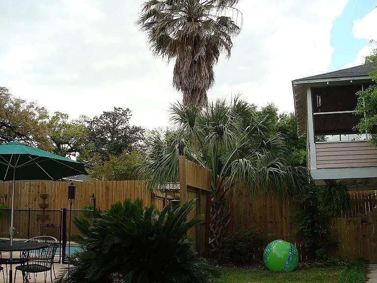 1566 Dauphin St — Photo 22