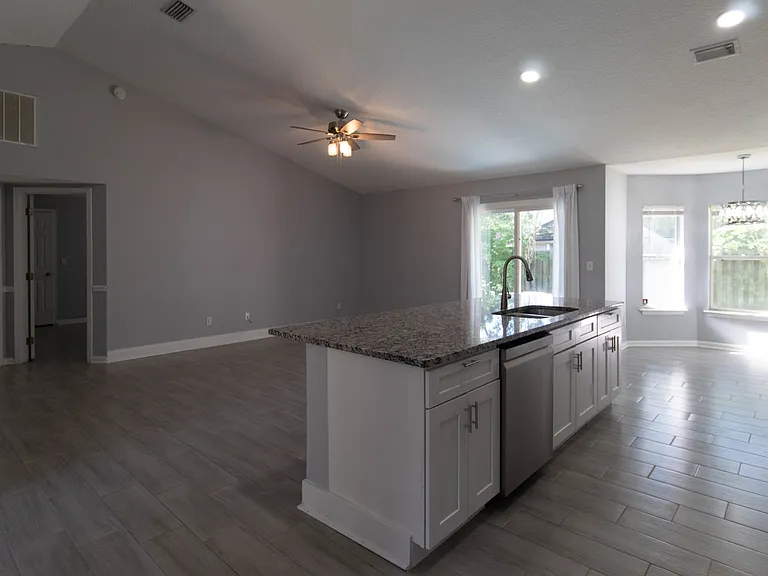 236 Clover Ct — Photo 10