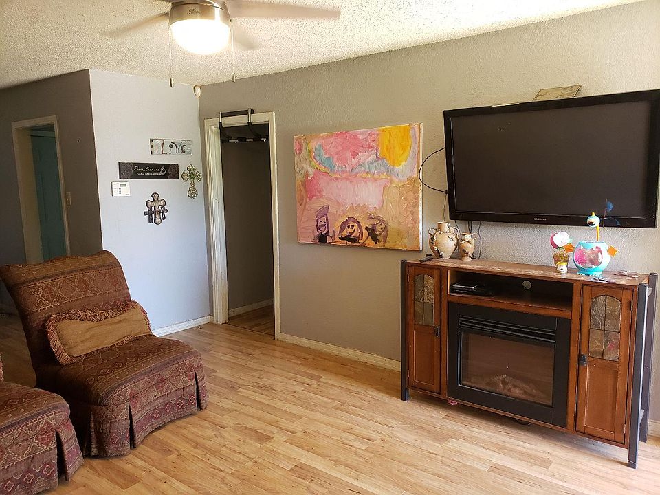2nd image of 4006 45th St