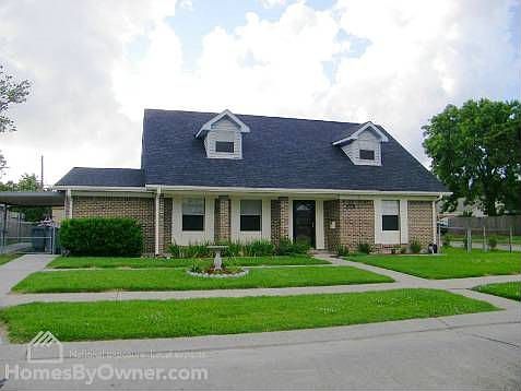 1st image of 812 Heritage Ave