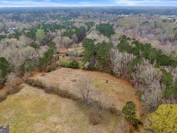 3rd image of 140 Gibson Rd