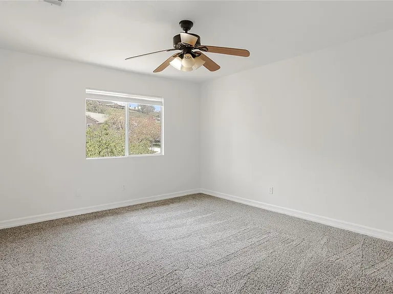 1605 Rivendel Dr — Photo 23