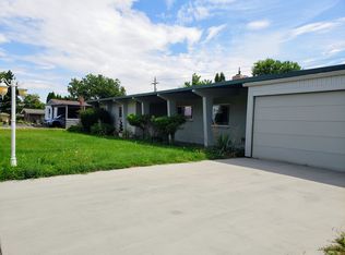 1617 W Clearwater Ave, Kennewick, WA 99336