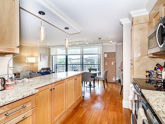 3rd image of 50 Longwood Ave APT 817
