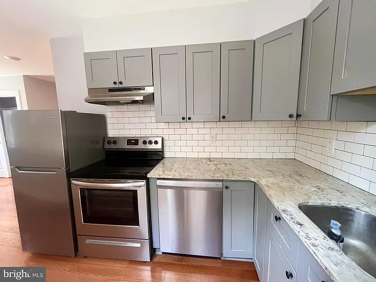 4508 Walnut St #312 — Photo 9