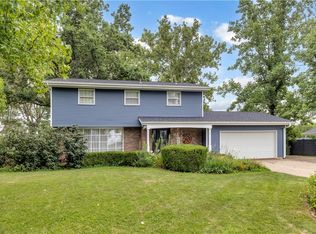 1833 Burning Tree Dr, Decatur, IL 62521