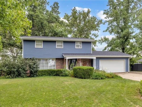 1833 Burning Tree Dr, Decatur, IL 62521