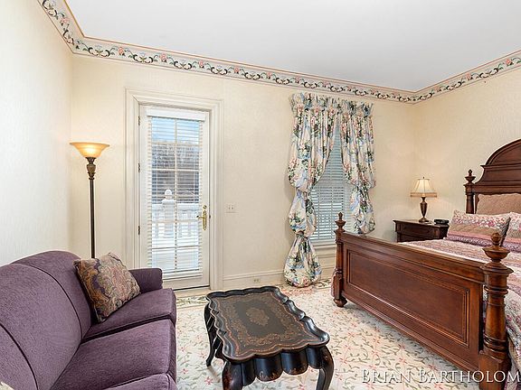 5th image of 560 Saddlebrook Dr NE
