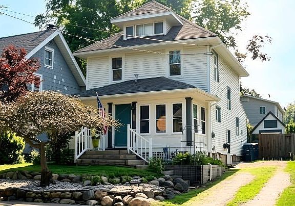 3rd image of 1621 Union St
