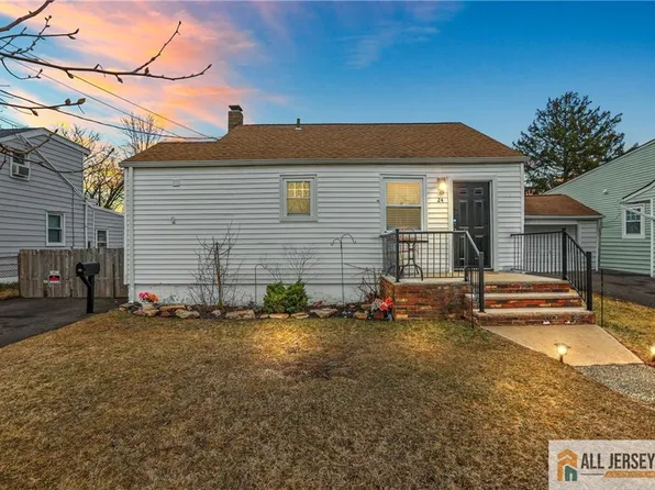 24 Eisenhower Dr, Sayreville, NJ 08872