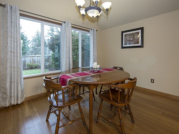 4th image of 24311 SE 42nd Pl