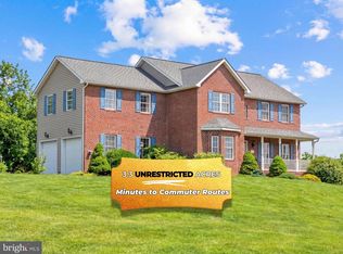 17 Shamrock Ln, Charles Town, WV 25414