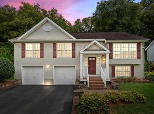 100 Waterbury Pkwy, Cortlandt Manor, NY 10567