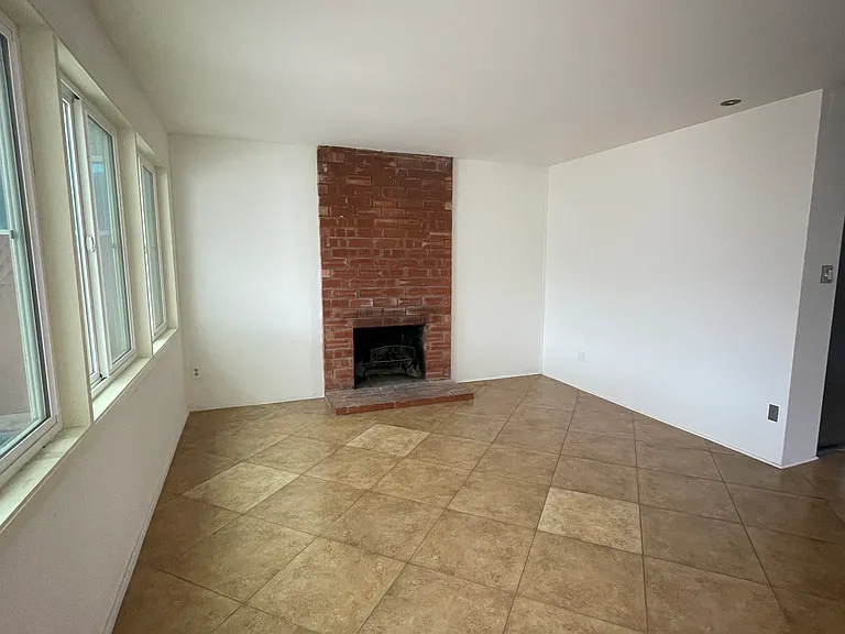 3722 Conrad Ave — Photo 6