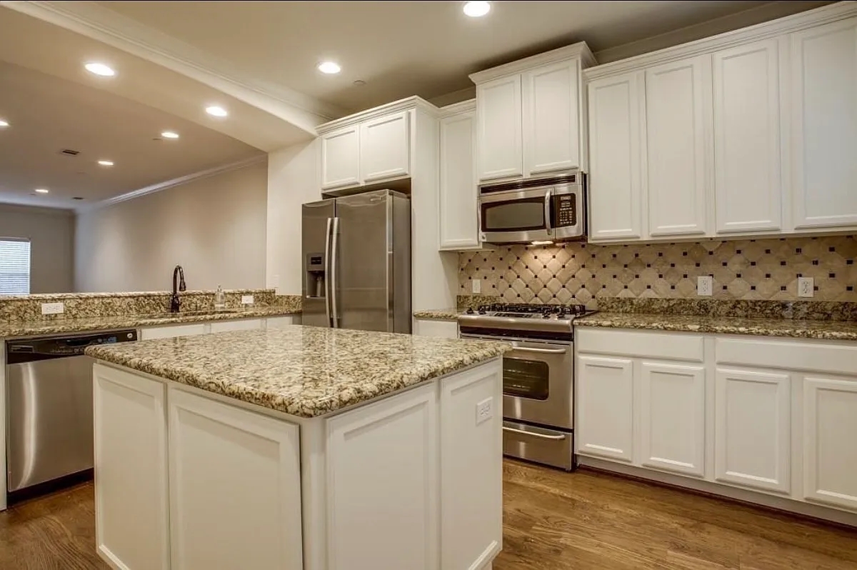 Building Photo - 5747 Prospect Ave #D