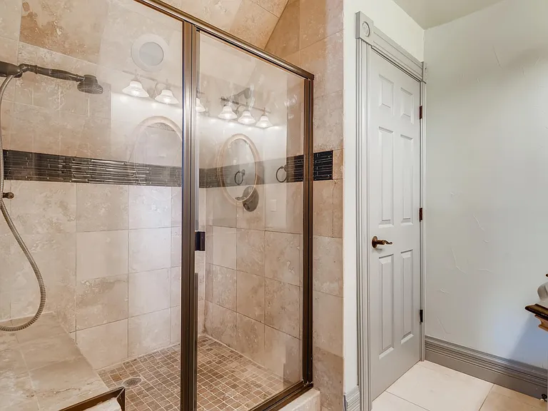173 W Maple Ave #1 — Photo 14