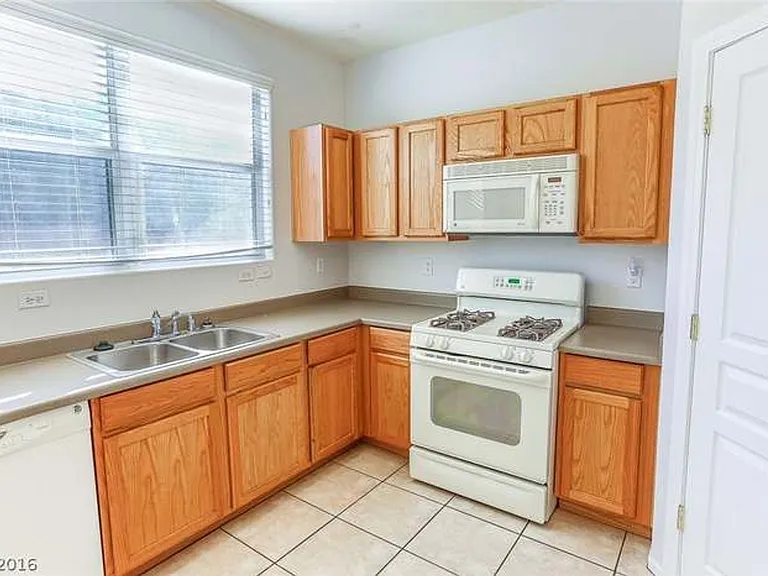 8936 Partridge Hill St — Photo 18