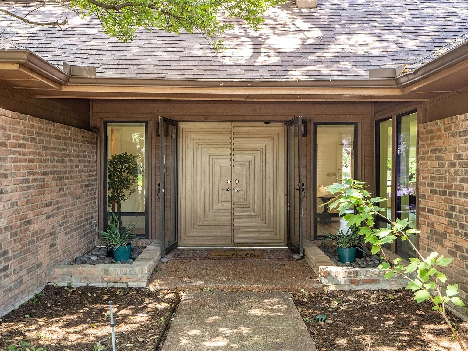 5 bed, 2878 sqft, $5,000 — Photo 3