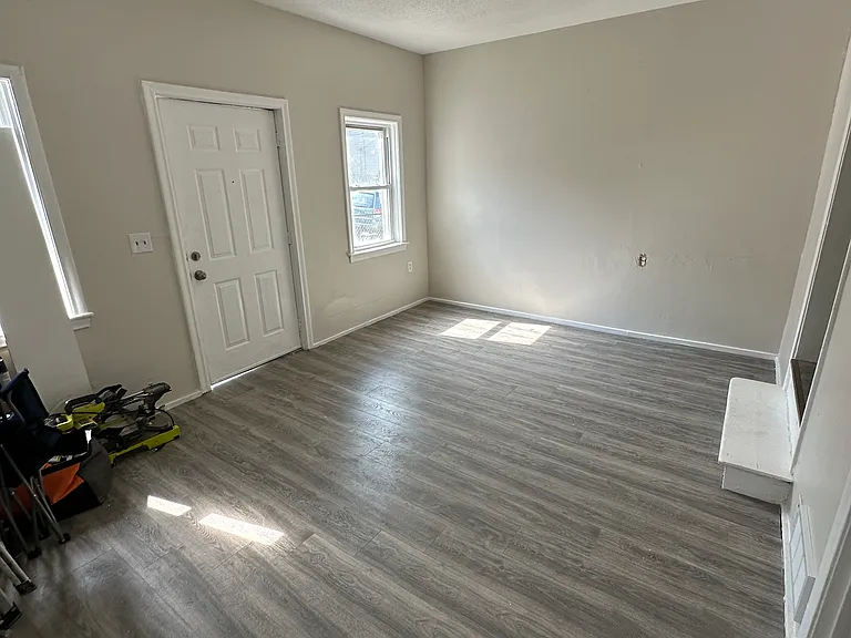 31 Elliott St #1 — Photo 6